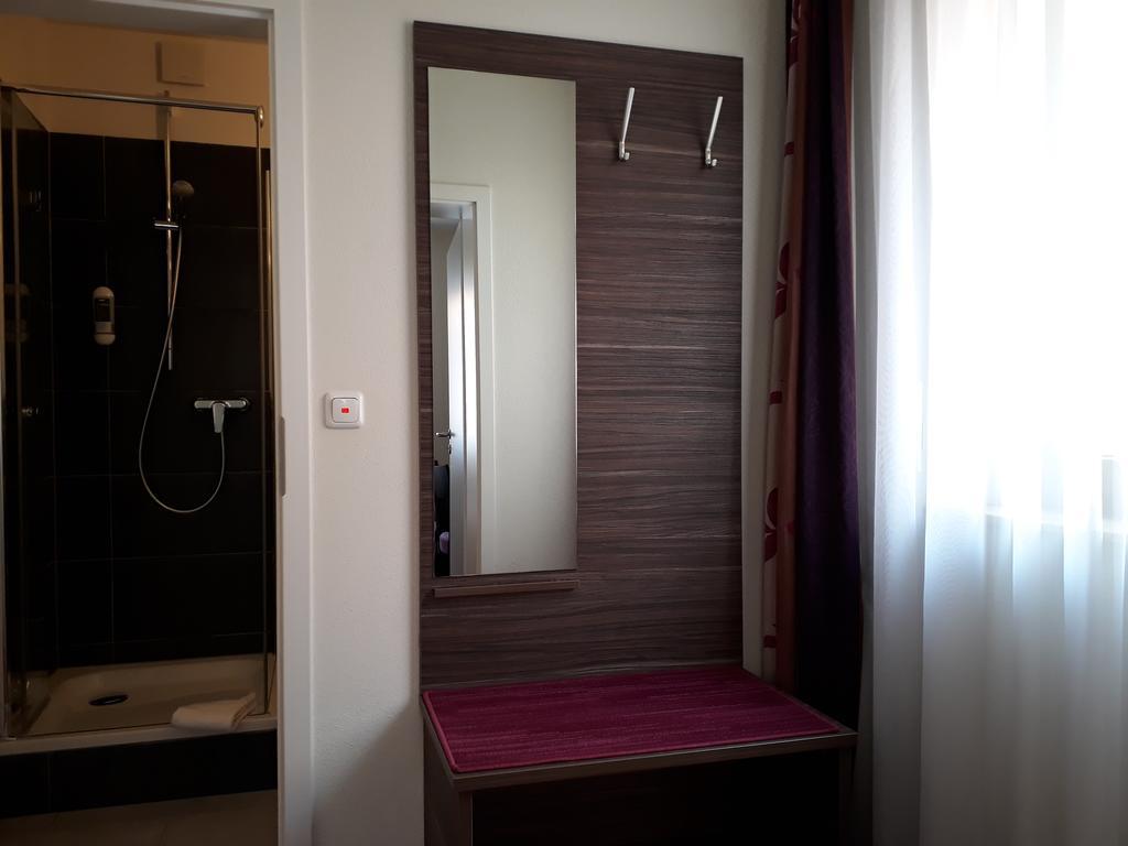 Pension Am Weinberg Bed & Breakfast Mainstockheim Ngoại thất bức ảnh